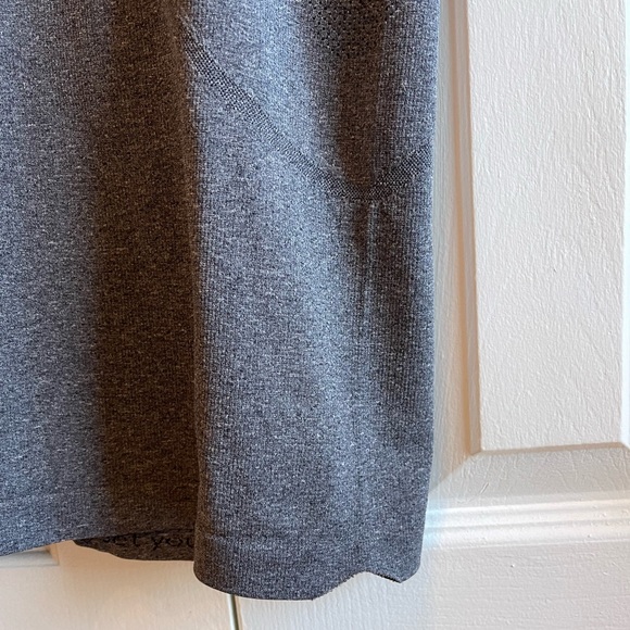 Lululemon Swiftly Tech Short Sleeve Top - Picture 4 of 4